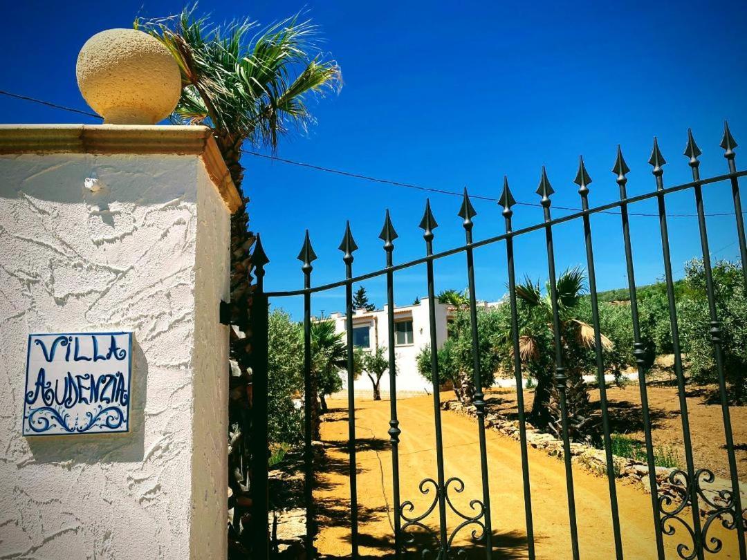 Villa Immersa In Oliveto Vista Mare Шакка Екстер'єр фото