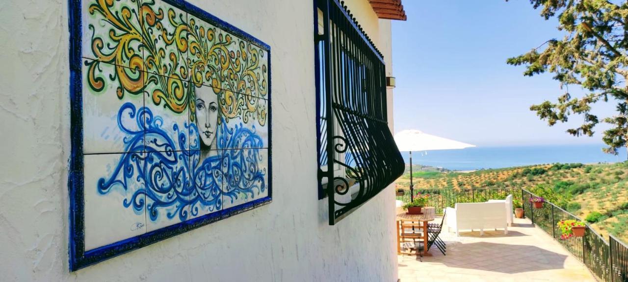 Villa Immersa In Oliveto Vista Mare Шакка Екстер'єр фото