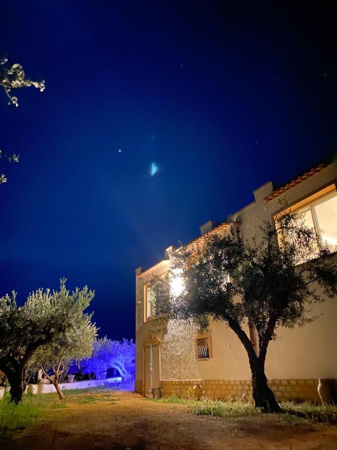 Villa Immersa In Oliveto Vista Mare Шакка Екстер'єр фото