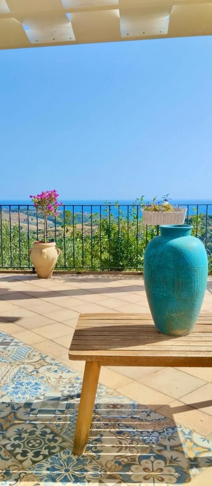 Villa Immersa In Oliveto Vista Mare Шакка Екстер'єр фото